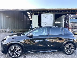 damaged passenger cars Peugeot e-208 EV 50kWh GT-Line 2021/4