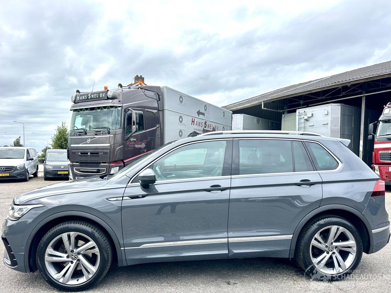 Volkswagen Tiguan 1.5 TSI 150pk aut + f1 R-Line - pano - virtual - stuurverw - leer + stoelverw - line + front + side + park assist