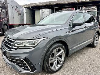 Volkswagen Tiguan 1.5 TSI 150pk aut + f1 R-Line - pano - virtual - stuurverw - leer + stoelverw - line + front + side + park assist picture 2