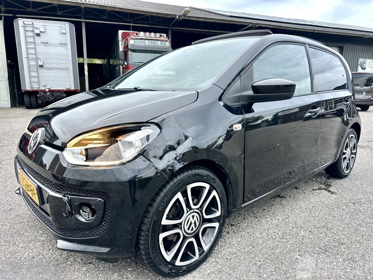 Volkswagen Up! 1.0 60pk High Up! Bluem. 5drs - nap - pano - leer - stoelverw - airco - cruise - pdc - privacy glass