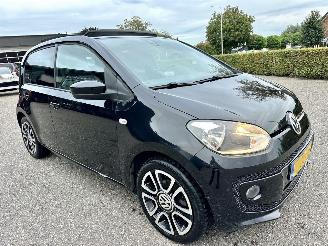 Volkswagen Up! 1.0 60pk High Up! Bluem. 5drs - nap - pano  - leer - stoelverw - airco - cruise - pdc - privacy glass picture 3