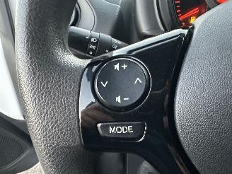 Toyota Aygo 1.0 VVT-i 72pk X-Fun 5drs - 39dkm nap - 1e eig - airco - cruise - esp - elektr ramen - rijdbaar picture 30