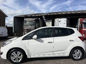 Avarii autoturisme Hyundai Ix20 1.6i i-Vision 125pk Automaat - 76dkm nap - navi - dvd - camera - pdc - clima - cruise - aux - usb 2012/10