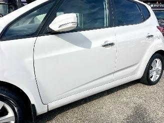 Hyundai Ix20 1.6i i-Vision 125pk Automaat - 76dkm nap - navi - dvd - camera - pdc - clima - cruise - aux - usb picture 86