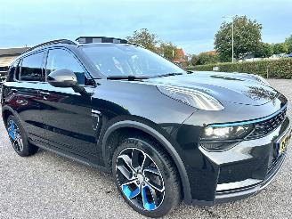 Lynk & Co 01 1.5 Plug-In Hybrid 220pk 7-traps aut - pano - nap - 360cam - 2x laadkabels - keyless - front + line + side assist picture 3