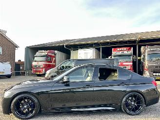 Unfallwagen BMW 3-serie 330e 245pk 8-traps aut M-Sport - schuifdak - nap - spoilers - leer - verlaagd - pdc v+a - plug-in hybrid - facelift model 2016/7