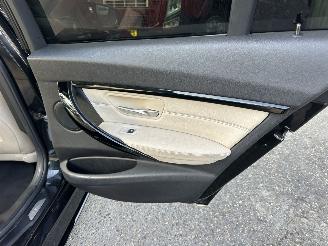 BMW 3-serie 330e 245pk 8-traps aut M-Sport - schuifdak - nap - spoilers - leer - verlaagd - pdc - plug-in hybrid - facelift model picture 37