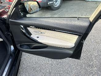 BMW 3-serie 330e 245pk 8-traps aut M-Sport - schuifdak - nap - spoilers - leer - verlaagd - pdc - plug-in hybrid - facelift model picture 48