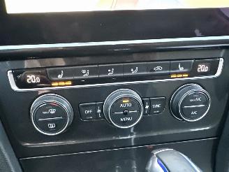 Volkswagen e-Golf 136pk dsg aut Highline - nap - facelift - navi - acc - front assist - cruise - pdc v+a - rijdbaar picture 34