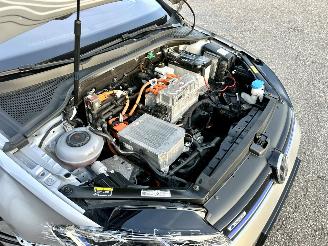 Volkswagen e-Golf 136pk dsg aut Highline - nap - facelift - navi - acc - front assist - cruise - pdc v+a - rijdbaar picture 12