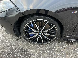 BMW 1-serie M135i xDrive 306pk aut + f1 High Exe M-Sport Performance - pano - hud - harman/kardon - keyless - kuipstoelen picture 8