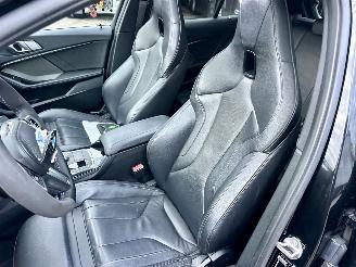 BMW 1-serie M135i xDrive 306pk aut + f1 High Exe M-Sport Performance - pano - hud - harman/kardon - keyless - kuipstoelen picture 20