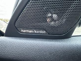 BMW 1-serie M135i xDrive 306pk aut + f1 High Exe M-Sport Performance - pano - hud - harman/kardon - keyless - kuipstoelen picture 19