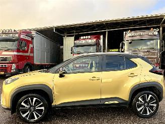 Coche accidentado Toyota Yaris Cross 1.5 Hybrid 93pk aut Launch Edition - head up - leer - stuur/stoelverw - elektr klep - front + line + side assist 2021/12