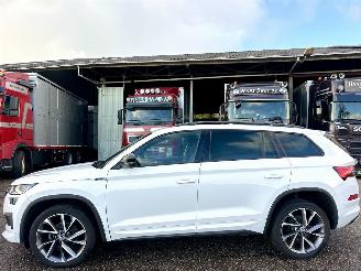 Avarii autoturisme Skoda Kodiaq 1.5 TSI 150pk aut + f1 Sportline - nap - camera - keyless - stuurverw - front + line + side assist 2021/10
