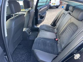 Volkswagen Passat GTE 1.4 TSI aut Highline sedan - nap - navi - acc - front assist - leer + alcantara + stoelverw - pdc v+a picture 24