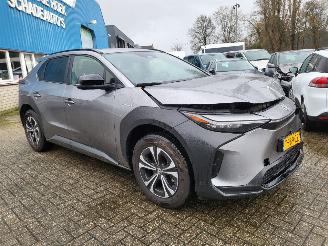 Schadeauto Toyota bZ4X DYNAMIC 150KW / 73 KWH /500+ KM /3PHASE 2023/10