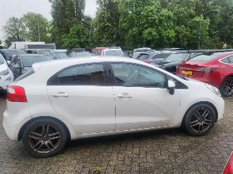 Kia Rio 1.2 cvvt  Super pack 5 drs picture 7