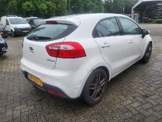 Kia Rio 1.2 cvvt  Super pack 5 drs picture 5