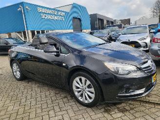 Voiture accidenté Opel Cascada Cascada 1.6 Turbo AUTOM Innovation  180 PK rijdbaar 2018/7