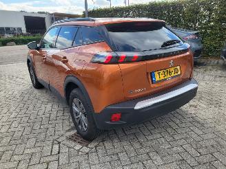 uszkodzony samochody osobowe Peugeot e-2008 Peugeot e-2008 EV Style 50 kWh rijdbaar rijbereik 335 km nieuwprijs  € 40000 2023/7