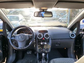 Opel Corsa AUTOMAAT Corsa 1.4-16V Cosmo VELE EXTRAS rijdbaar picture 3