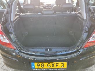 Opel Corsa AUTOMAAT Corsa 1.4-16V Cosmo VELE EXTRAS rijdbaar picture 16