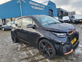 Unfallwagen BMW i3 i3 S 120Ah 42 kWh RoadStyle Edition 1 van 1000 nwprijs € 50000.- 2019/12