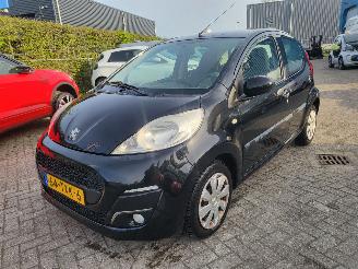 Peugeot 107 Peugeot 107 1.0 Active goed rijden en goede airco picture 2