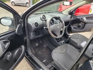 Peugeot 107 Peugeot 107 1.0 Active goed rijden en goede airco picture 6