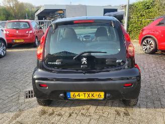 Peugeot 107 Peugeot 107 1.0 Active goed rijden en goede airco picture 10