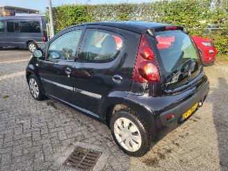 Peugeot 107 Peugeot 107 1.0 Active goed rijden en goede airco picture 9