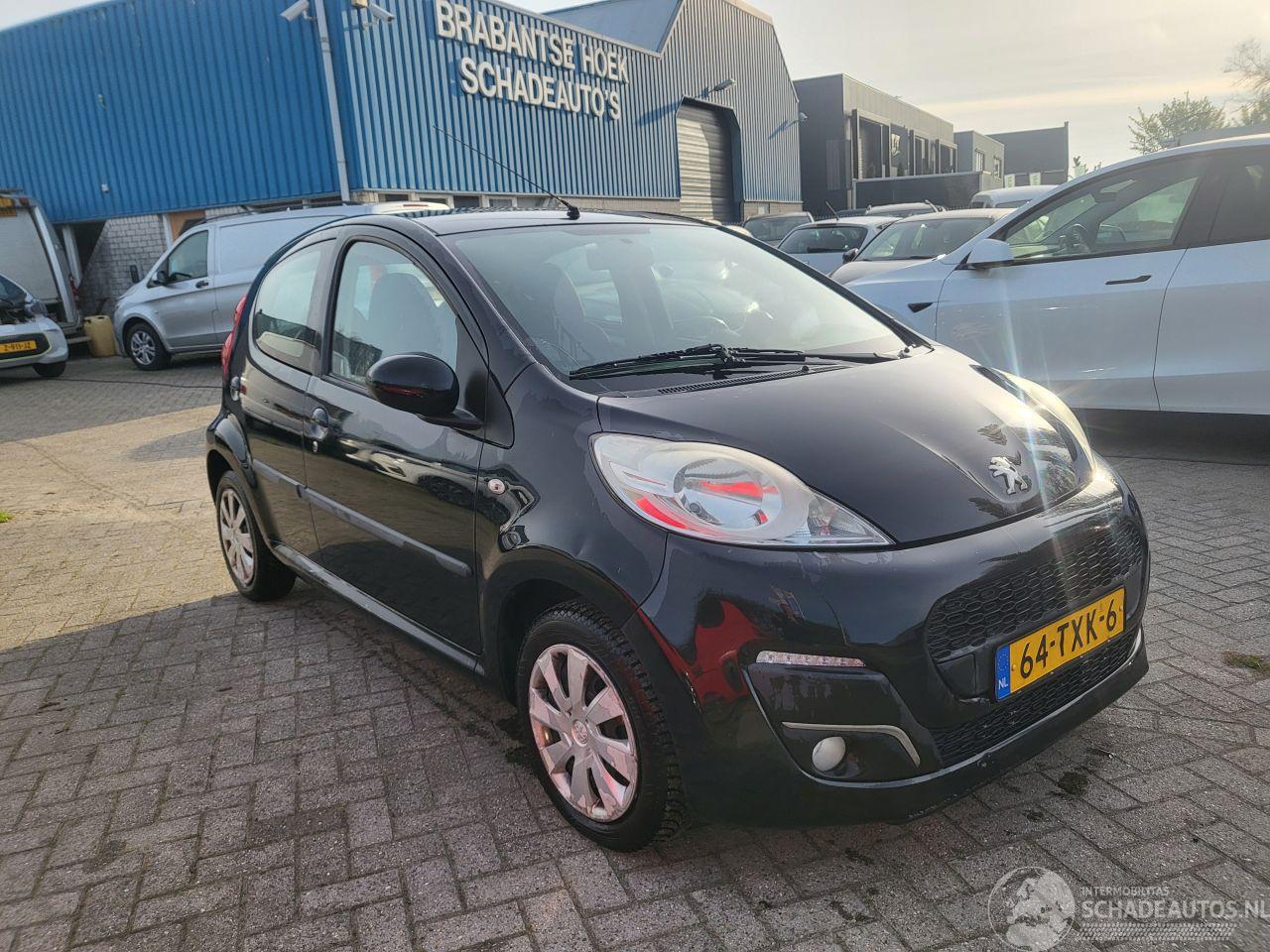 Peugeot 107 Peugeot 107 1.0 Active goed rijden en goede airco