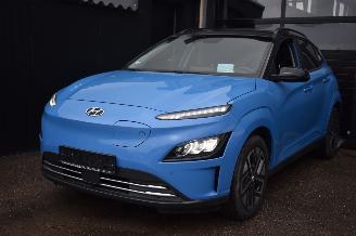 damaged passenger cars Hyundai Kona 39Kwh Comfort 136Pk Soh 100% 3FASE *Navi/Clima/Camera/Stoelverwarming/Head up 2021/6