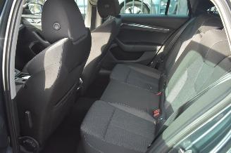 Skoda Octavia 1.0 Tsi Business Edition Plus 110Pk *Navi/Clima/Camera/Stoelverwarming picture 6