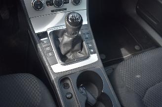 Volkswagen Passat 1.6 Tdi Bluemotion Executive 140Pk *Airco/Navi picture 11