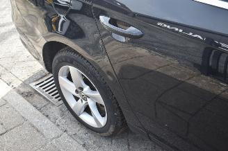 Volkswagen Passat 1.6 Tdi Bluemotion Executive 140Pk *Airco/Navi picture 18