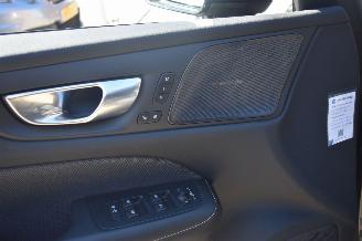 Volvo V-60 2.0 T6 Plug-in Hybrid AWD Plus Dark 253Pk *Navi/Clima/Camera/Panorama/Stoelverwarming picture 11