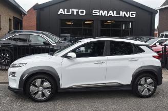 Damaged car Hyundai Kona 64Kwh Premium  204Pk 97%SOH *Navi/Clima/Camera/Leder/Stoelverwarming 2019/3