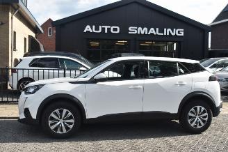 Voiture accidenté Peugeot 2008 1.2 Puretech Blue Lease Active 102Pk *Navi/Clima 2022/2
