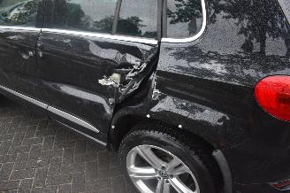 Volkswagen Tiguan 2.0 Tdi R-Line Edition 140Pk *Navi/Airco/Panorama picture 17