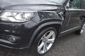Volkswagen Tiguan 2.0 Tdi R-Line Edition 140Pk *Navi/Airco/Panorama picture 22
