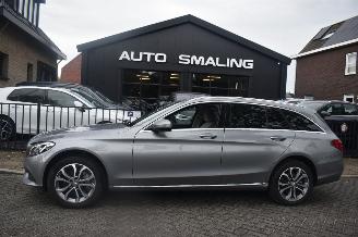 Vaurioauto  passenger cars Mercedes C-klasse 350E Lease Edition 211Pk *Navi/Clima/Camera/Burmeister 2015/12