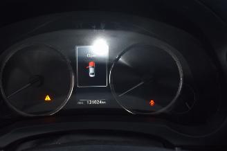 Lexus IS 300H Hybrid Business Line 181 Pk *Navi/Clima/Leder/Camera/Panorama/Stoelverwarming picture 8