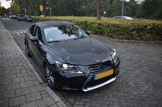 Lexus IS 300H Hybrid Business Line 181 Pk *Navi/Clima/Leder/Camera/Panorama/Stoelverwarming picture 2