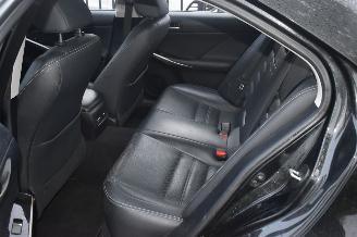 Lexus IS 300H Hybrid Business Line 181 Pk *Navi/Clima/Leder/Camera/Panorama/Stoelverwarming picture 6