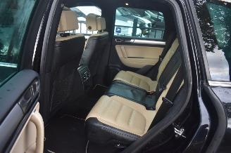 Volkswagen Touareg 4.2 V8 Tdi 340Pk 4X4 *Navi/Leder/Panorama/Stoelverwarming/Camera/Luchtvering picture 6