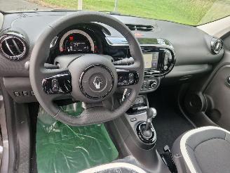 Renault Twingo Z.E. R80 Urban Night Camera / Navigatie / Airco ECC / Park.sensoren / 16\" LMV picture 13