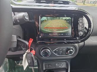Renault Twingo Z.E. R80 Urban Night Camera / Navigatie / Airco ECC / Park.sensoren / 16\" LMV picture 17