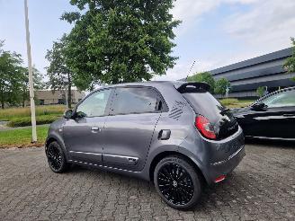 Renault Twingo Z.E. R80 Urban Night Camera / Navigatie / Airco ECC / Park.sensoren / 16\" LMV picture 3